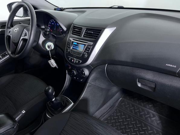Hyundai Solaris I Рестайлинг с пробегом 2016 года, цена 935 000 рублей, 142082 км, хэтчбек, Автокод Объявления