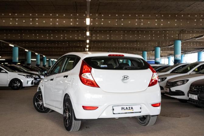 Hyundai Solaris I с пробегом 2014 года, цена 749 000 рублей, 130419 км, хэтчбек, Автокод Объявления