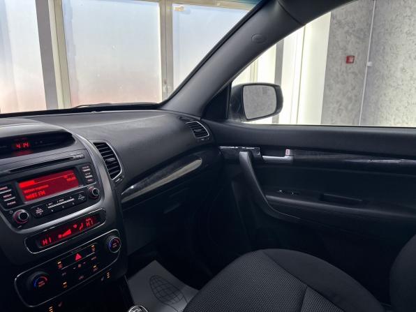 Kia Sorento II Рестайлинг с пробегом 2017 года, цена 2 299 000 рублей, 71156 км, внедорожник, Автокод Объявления