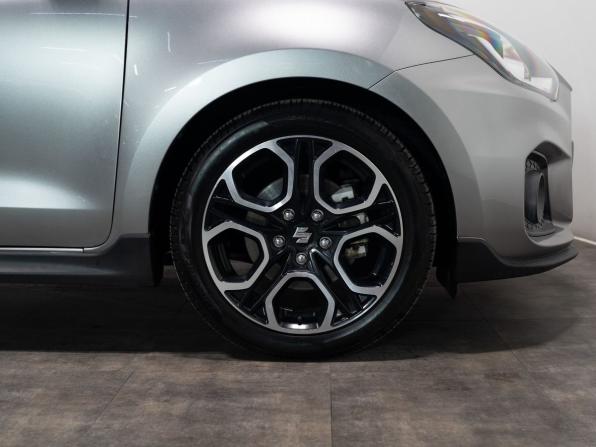 Suzuki Swift V с пробегом 2018 года, цена 1 560 000 рублей, 76426 км, хэтчбек, Автокод Объявления