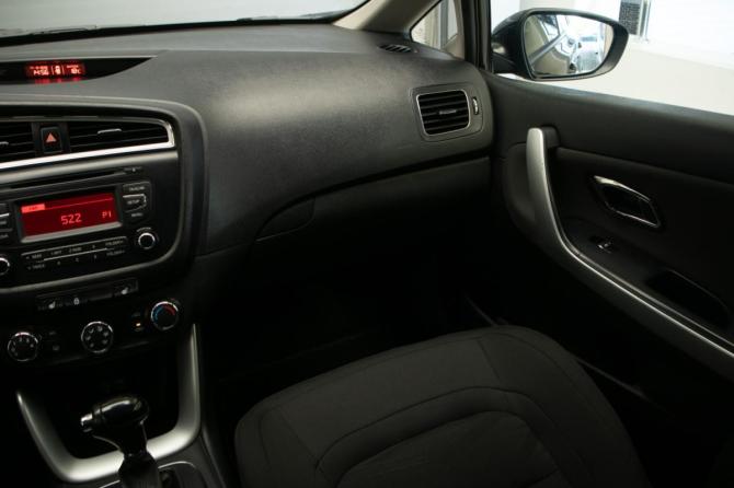 Kia Ceed II Рестайлинг с пробегом 2018 года, цена 1 400 000 рублей, 89529 км, универсал, Автокод Объявления