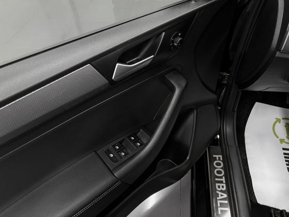 Volkswagen Polo VI с пробегом 2021 года, цена 1 645 000 рублей, 98246 км, лифтбек, Автокод Объявления