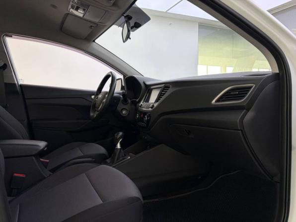 Hyundai Solaris II с пробегом 2017 года, цена 1 250 000 рублей, 169710 км, седан, Автокод Объявления