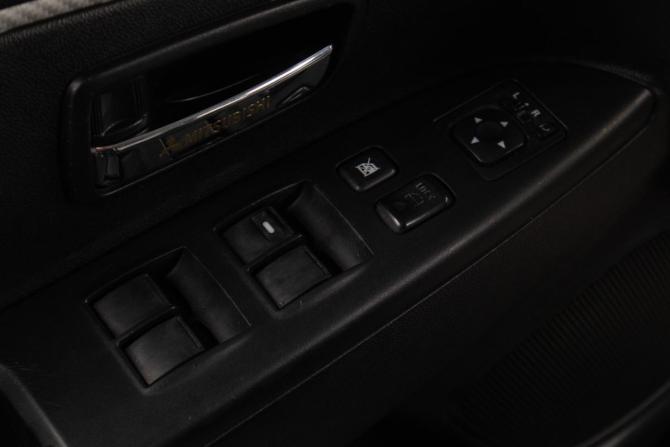 Mitsubishi ASX I с пробегом 2010 года, цена 979 000 рублей, 316000 км, внедорожник, Автокод Объявления