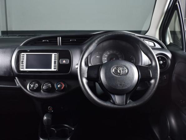 Toyota Vitz III (XP130) Рестайлинг 2 с пробегом 2018 года, цена 919 999 рублей, 114415 км, хэтчбек, Автокод Объявления