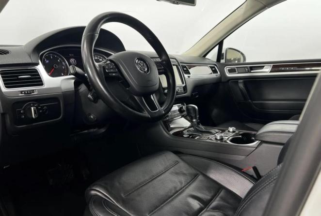 Volkswagen Touareg II Рестайлинг с пробегом 2015 года, цена 3 255 000 рублей, 102265 км, внедорожник, Автокод Объявления