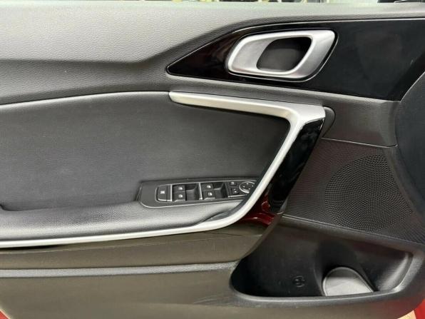 Kia Ceed III Рестайлинг с пробегом 2022 года, цена 2 286 146 рублей, 90454 км, универсал, Автокод Объявления