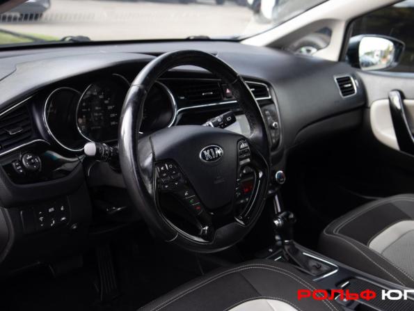Kia Ceed II Рестайлинг с пробегом 2018 года, цена 1 208 000 рублей, 216505 км, универсал, Автокод Объявления