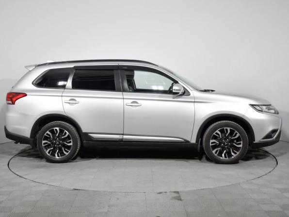 Mitsubishi Outlander III Рестайлинг 3 с пробегом 2022 года, цена 2 419 000 рублей, 124909 км, внедорожник, Автокод Объявления