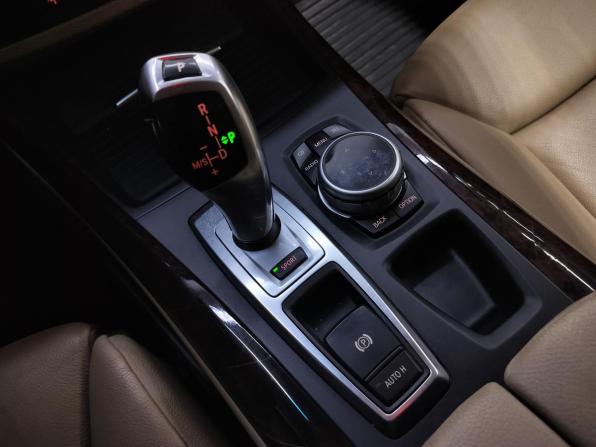BMW X5 II (E70) Рестайлинг с пробегом 2010 года, цена 1 660 000 рублей, 323311 км, внедорожник, Автокод Объявления