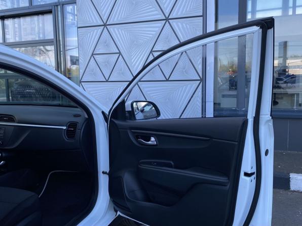 Kia Rio IV Рестайлинг с пробегом 2021 года, цена 1 699 000 рублей, 111650 км, хэтчбек, Автокод Объявления