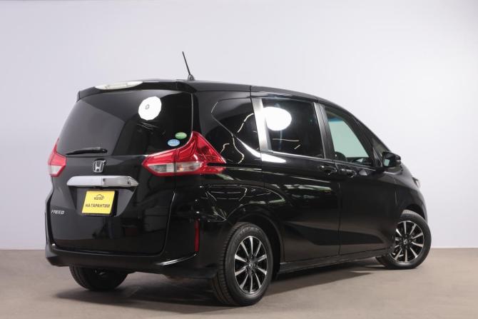 Honda Freed II с пробегом 2017 года, цена 1 599 000 рублей, 73000 км, компактвэн, Автокод Объявления