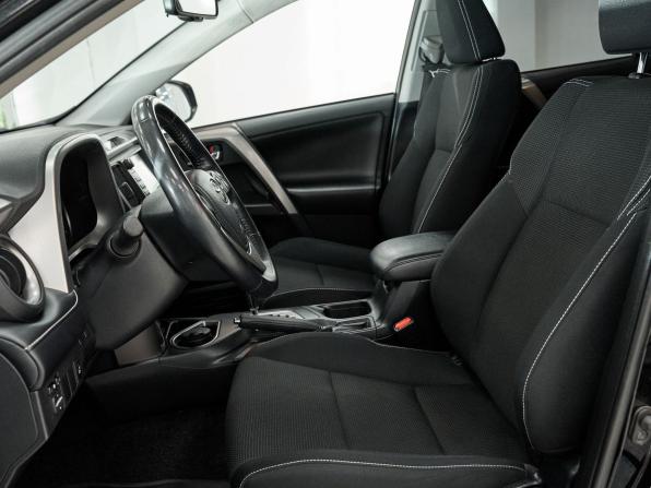 Toyota RAV4 IV (XA40) Рестайлинг с пробегом 2018 года, цена 2 408 000 рублей, 116631 км, внедорожник, Автокод Объявления