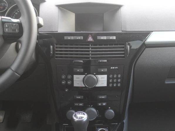 Opel Astra H Рестайлинг с пробегом 2012 года, цена 600 000 рублей, 163232 км, седан, Автокод Объявления