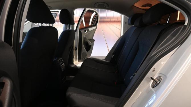 Volkswagen Jetta VI с пробегом 2011 года, цена 990 000 рублей, 210000 км, седан, Автокод Объявления
