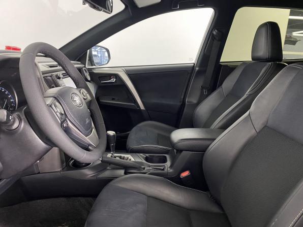 Toyota RAV4 IV (XA40) Рестайлинг с пробегом 2016 года, цена 1 970 000 рублей, 265268 км, внедорожник, Автокод Объявления