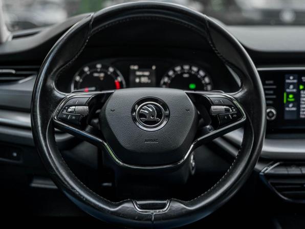 Skoda Octavia IV (A8) с пробегом 2021 года, цена 1 200 000 рублей, 465792 км, лифтбек, Автокод Объявления