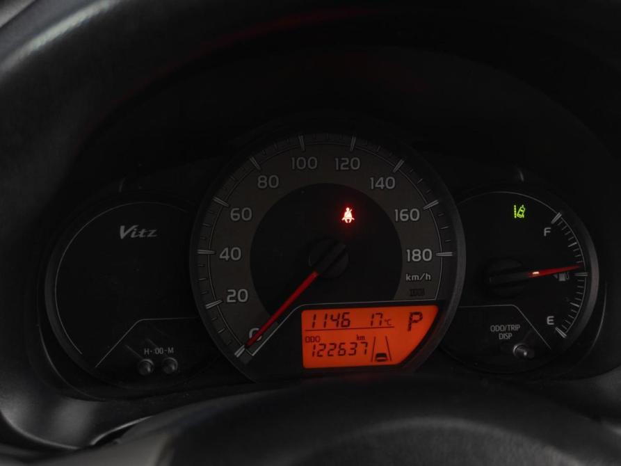 Toyota Vitz III (XP130) Рестайлинг Тюмень  - изображение 14
