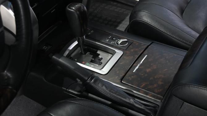 Toyota Land Cruiser 200 Series Рестайлинг 1 с пробегом 2015 года, цена 6 800 000 рублей, 48600 км, внедорожник, Автокод Объявления