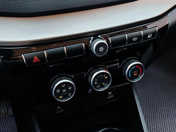Lada (ВАЗ) Vesta I Рестайлинг (NG) с пробегом 2024 года, цена 1 305 000 рублей, 34235 км, седан, Автокод Объявления