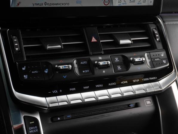 Toyota Land Cruiser 300 Series с пробегом 2023 года, цена 12 305 000 рублей, 72716 км, внедорожник, Автокод Объявления