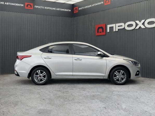 Hyundai Solaris II с пробегом 2018 года, цена 1 357 000 рублей, 86226 км, седан, Автокод Объявления