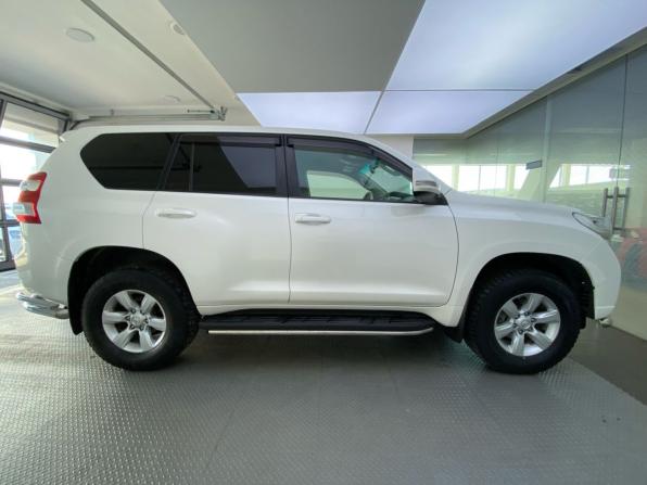Toyota Land Cruiser Prado 150 Series Рестайлинг 1 с пробегом 2014 года, цена 2 625 000 рублей, 415610 км, внедорожник, Автокод Объявления