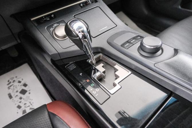 Lexus ES VI с пробегом 2015 года, цена 2 099 000 рублей, 167000 км, седан, Автокод Объявления