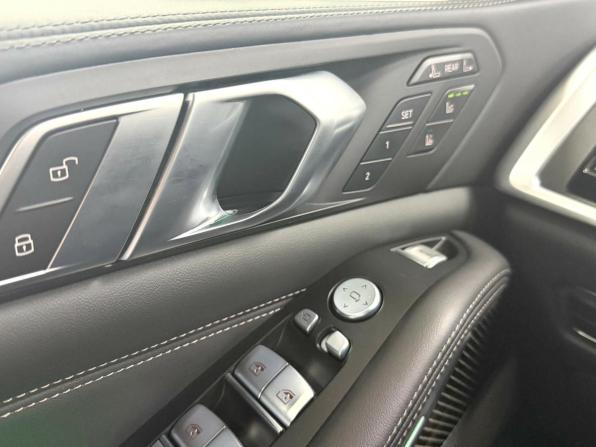 BMW X7 I (G07) Рестайлинг с пробегом 2022 года, цена 15 695 000 рублей, 40857 км, внедорожник, Автокод Объявления