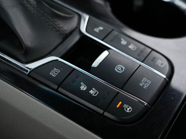 Kia Carnival III с пробегом 2019 года, цена 2 730 000 рублей, 119685 км, минивэн, Автокод Объявления