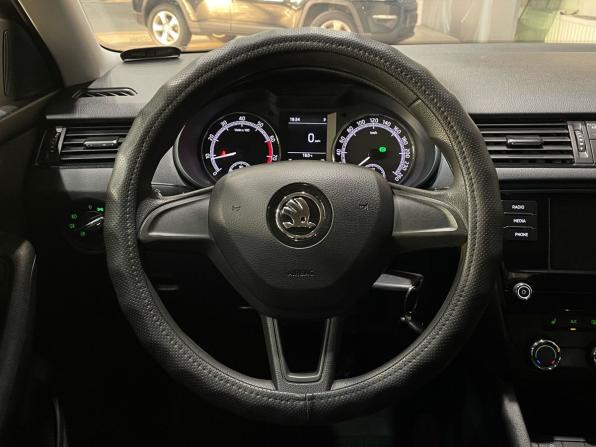 Skoda Octavia III (A7) Рестайлинг с пробегом 2019 года, цена 1 599 000 рублей, 125197 км, лифтбек, Автокод Объявления