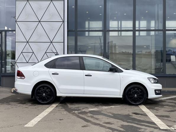 Volkswagen Polo V Рестайлинг с пробегом 2018 года, цена 999 000 рублей, 195543 км, седан, Автокод Объявления