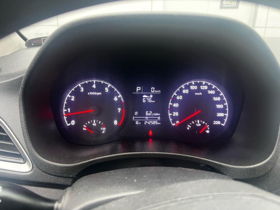 Hyundai Solaris II Санкт-Петербург  - изображение 5