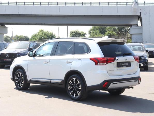 Mitsubishi Outlander III Рестайлинг 3 с пробегом 2021 года, цена 2 980 000 рублей, 36139 км, внедорожник, Автокод Объявления