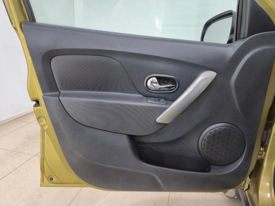 Renault Sandero II Альметьевск  - изображение 9
