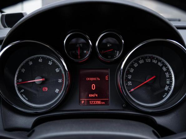 Opel Astra J Рестайлинг с пробегом 2013 года, цена 998 000 рублей, 123396 км, хэтчбек, Автокод Объявления