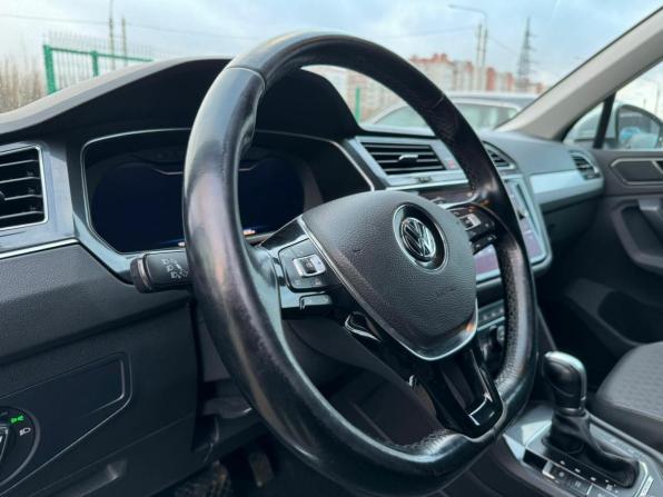 Volkswagen Tiguan II с пробегом 2017 года, цена 2 190 000 рублей, 206838 км, внедорожник, Автокод Объявления