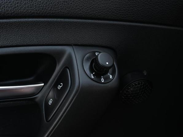Volkswagen Polo V Рестайлинг с пробегом 2017 года, цена 1 099 000 рублей, 181559 км, седан, Автокод Объявления