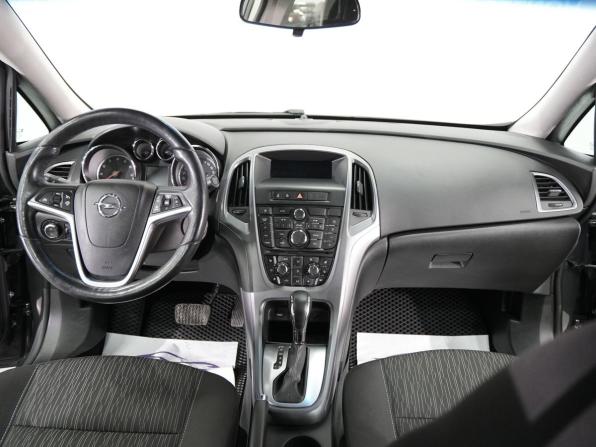Opel Astra J Рестайлинг с пробегом 2014 года, цена 940 000 рублей, 116000 км, седан, Автокод Объявления