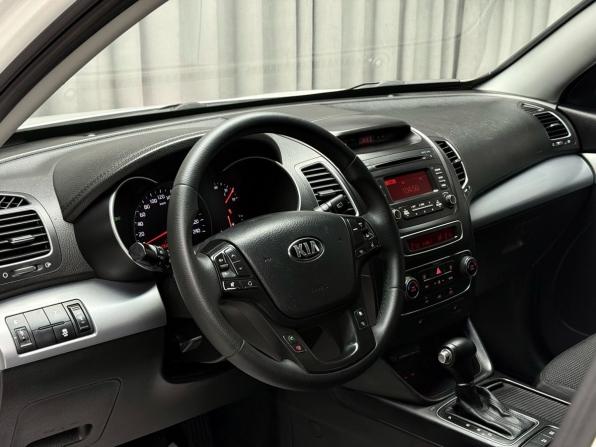 Kia Sorento II Рестайлинг с пробегом 2013 года, цена 1 999 000 рублей, 185000 км, внедорожник, Автокод Объявления