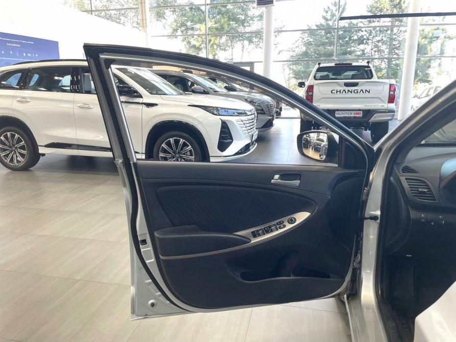 Hyundai Solaris I Рестайлинг Ростов-на-Дону  - изображение 9