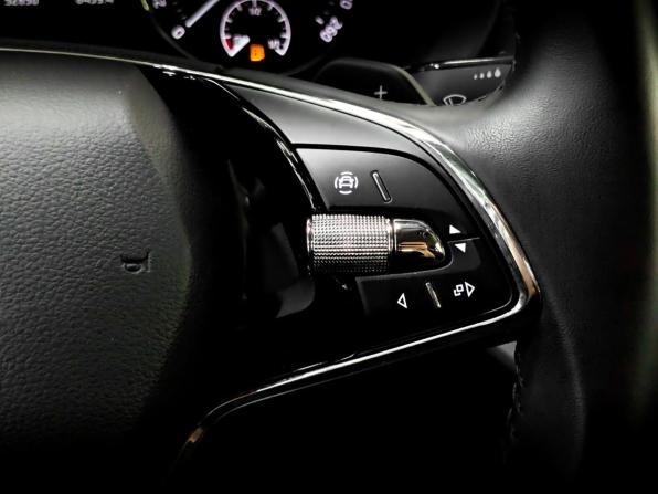 Skoda Octavia IV (A8) с пробегом 2021 года, цена 2 440 000 рублей, 52826 км, лифтбек, Автокод Объявления