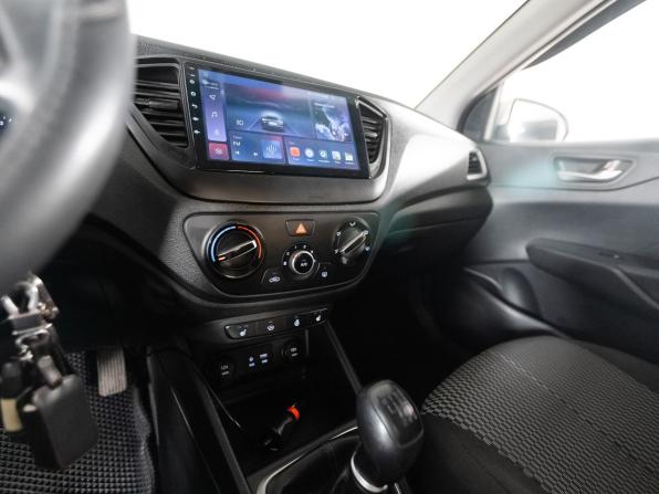 Hyundai Solaris II с пробегом 2018 года, цена 1 040 000 рублей, 161340 км, седан, Автокод Объявления