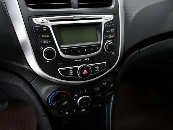 Hyundai Solaris I с пробегом 2013 года, цена 827 000 рублей, 161578 км, седан, Автокод Объявления
