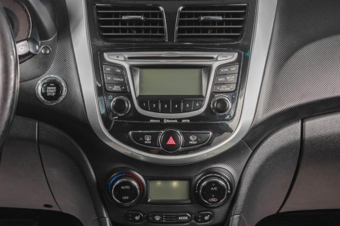 Hyundai Solaris I с пробегом 2013 года, цена 899 000 рублей, 229000 км, седан, Автокод Объявления