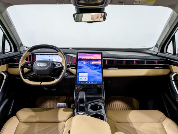 Geely Boyue L I с пробегом 2023 года, цена 2 370 000 рублей, 41973 км, внедорожник, Автокод Объявления