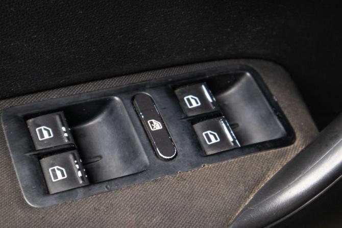 Volkswagen Polo V с пробегом 2012 года, цена 599 000 рублей, 355061 км, седан, Автокод Объявления