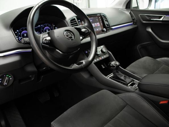 Skoda Karoq I Рестайлинг с пробегом 2021 года, цена 2 475 000 рублей, 44000 км, внедорожник, Автокод Объявления