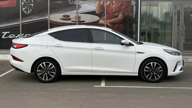 JAC J7 I с пробегом 2023 года, цена 1 398 000 рублей, 33630 км, хэтчбек, Автокод Объявления