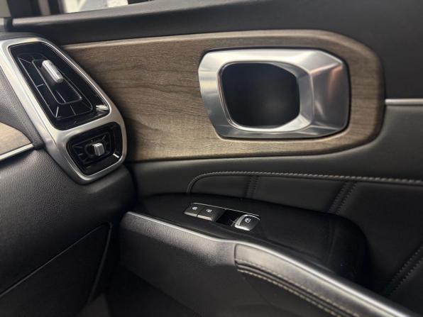 Kia Sorento IV с пробегом 2023 года, цена 3 799 000 рублей, 34100 км, внедорожник, Автокод Объявления